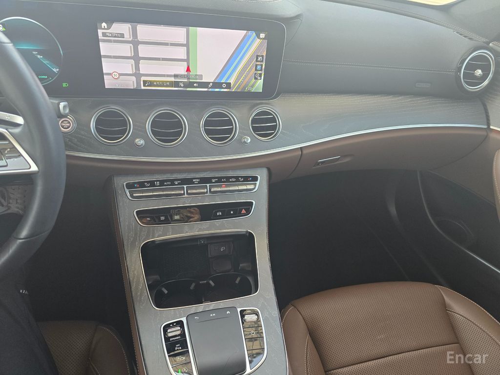 Benz E-Class W213 E350 4MATIC Avantgarde 2022