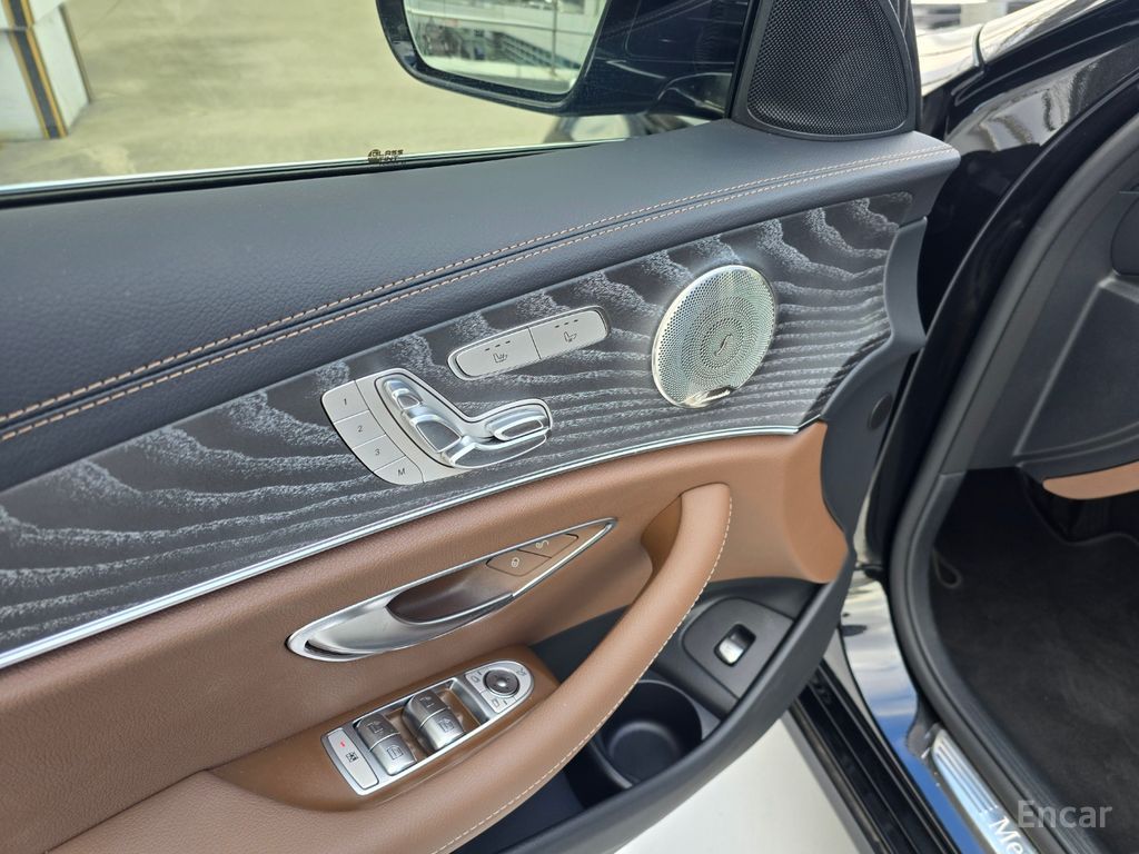 Benz E-Class W213 E350 4MATIC Avantgarde 2022