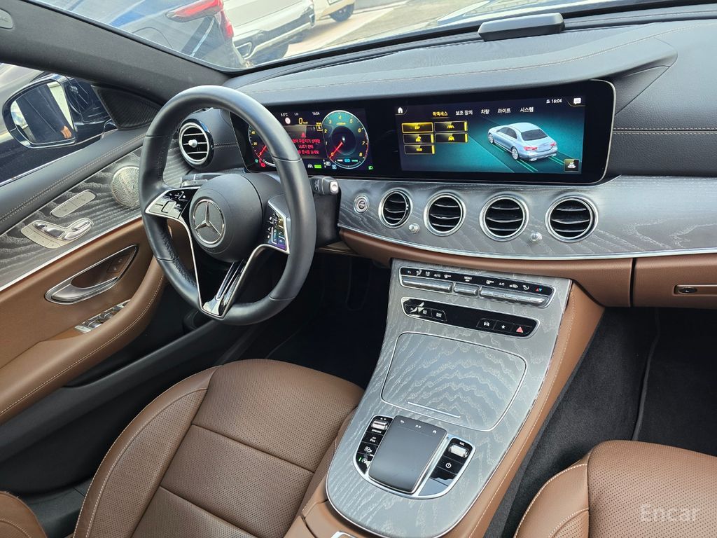 Benz E-Class W213 E350 4MATIC Avantgarde 2022