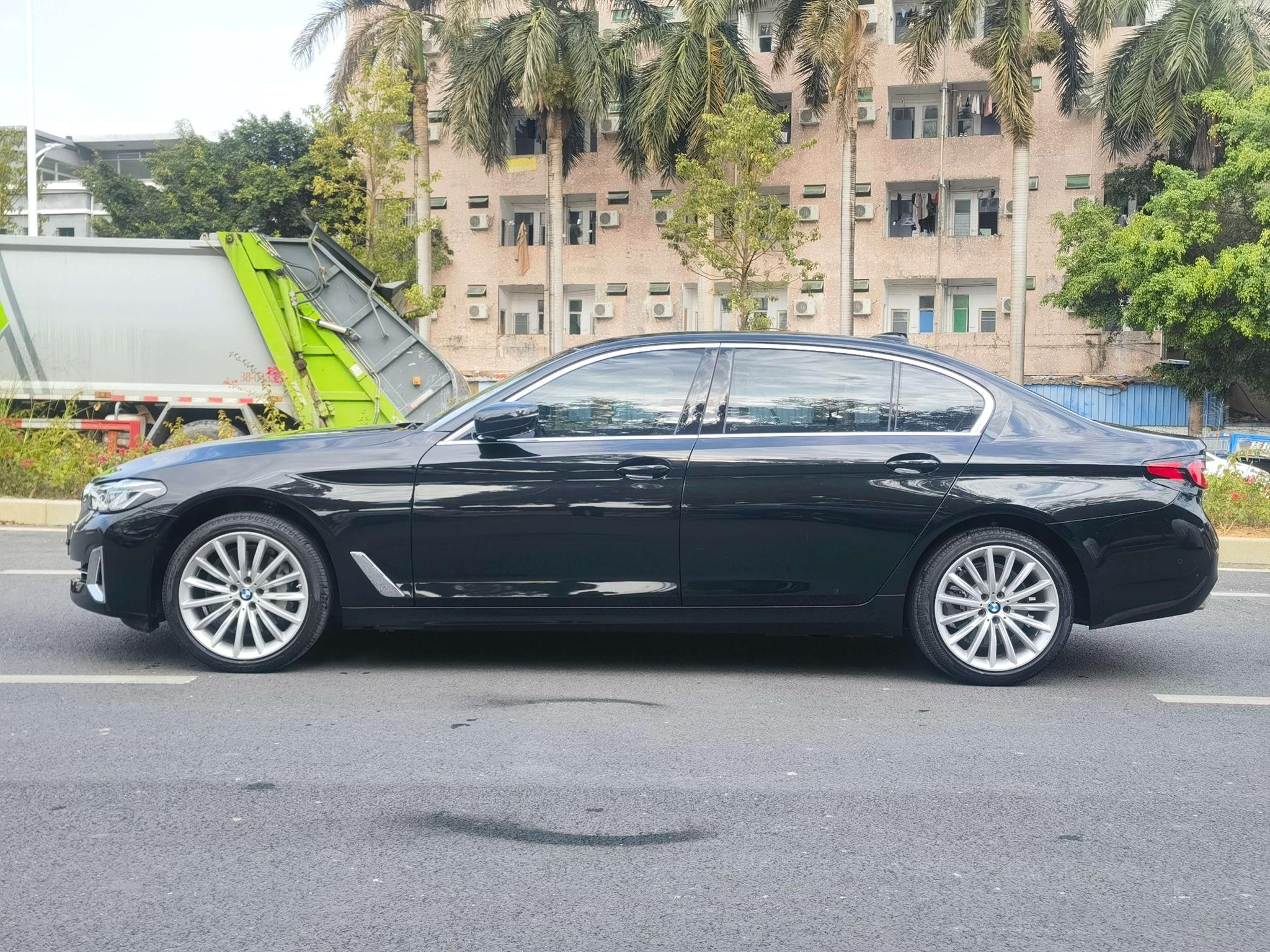 BMW 5 Series 2022 530Li Leading Luxury Package