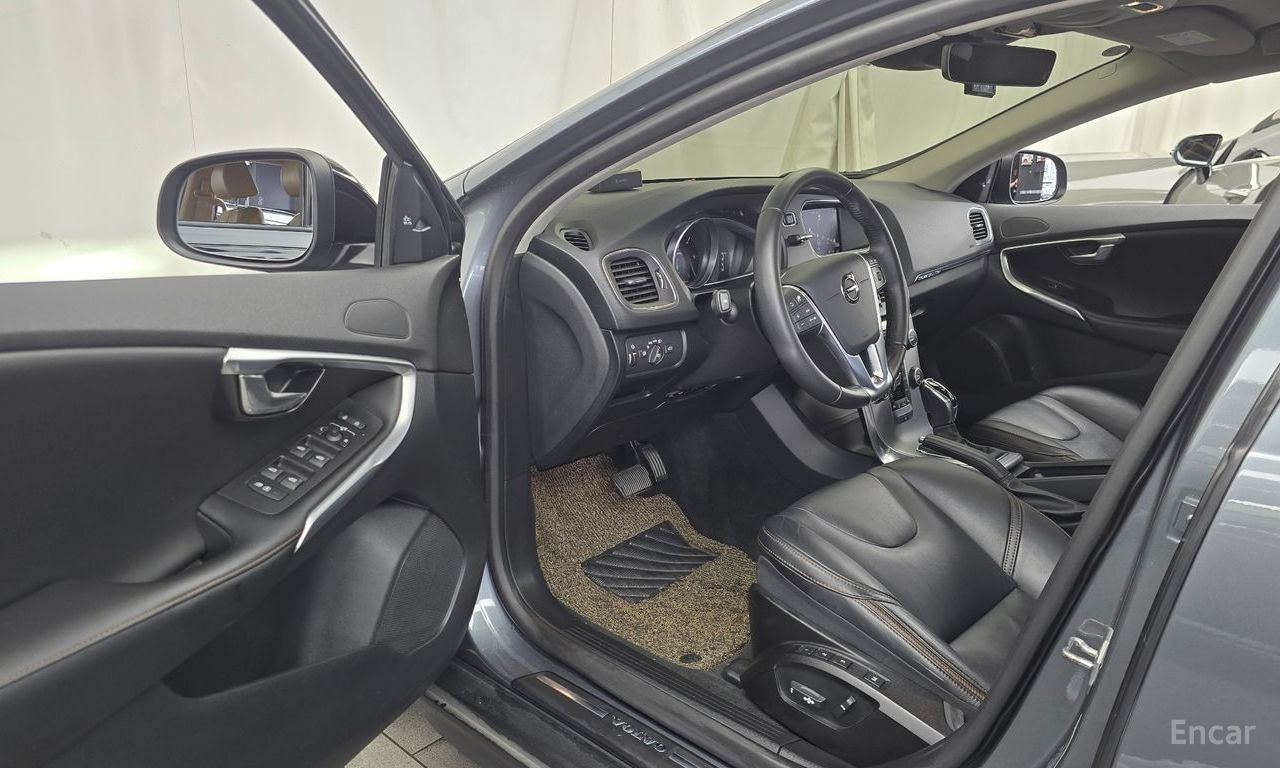 Volvo V40 Cross Country D3 2019