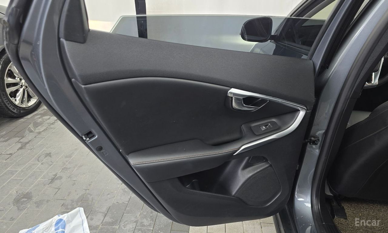 Volvo V40 Cross Country D3 2019