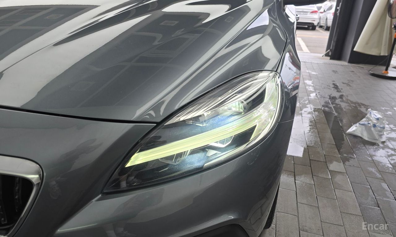 Volvo V40 Cross Country D3 2019