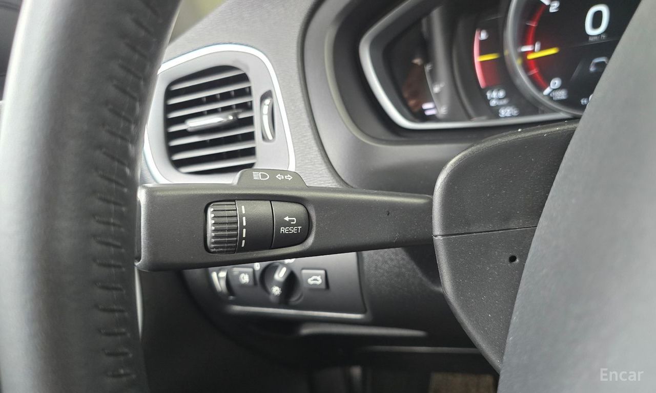 Volvo V40 Cross Country D3 2019