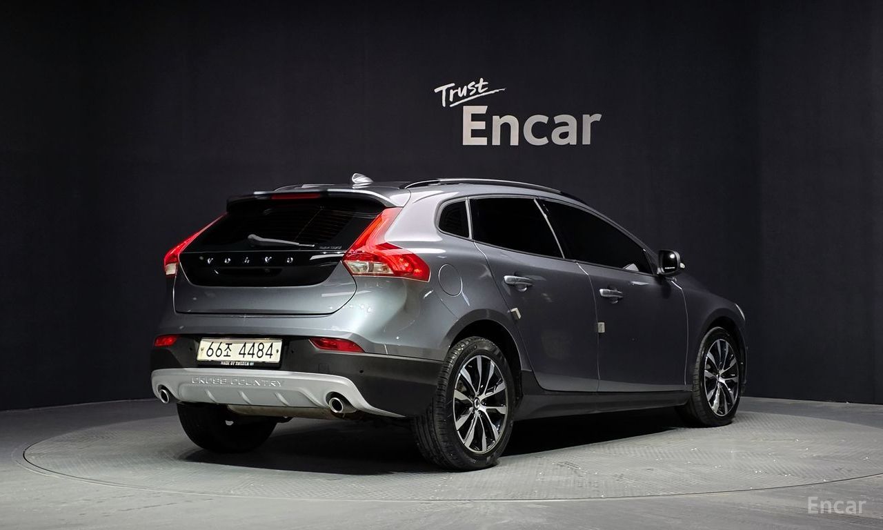 Volvo V40 Cross Country D3 2019