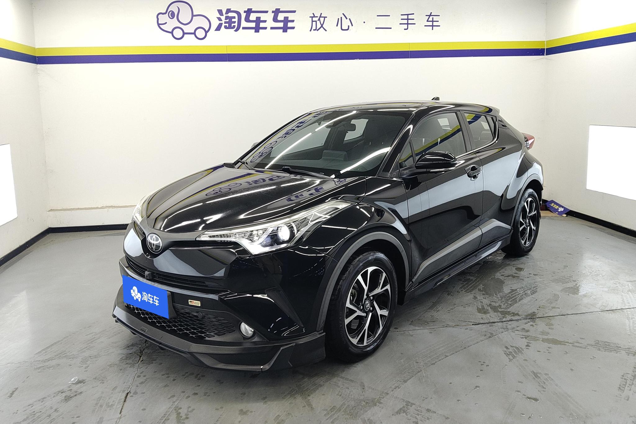 Toyota C-HR 2020 2.0L Leading
