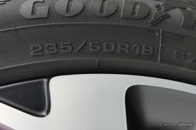 Lynk & Co 02 2021 1.5T DCT 2WD Shine Champion