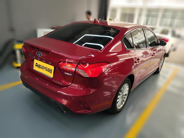 Ford Focus 2019 Sedan EcoBoost 180 Auto NeochaEDGE