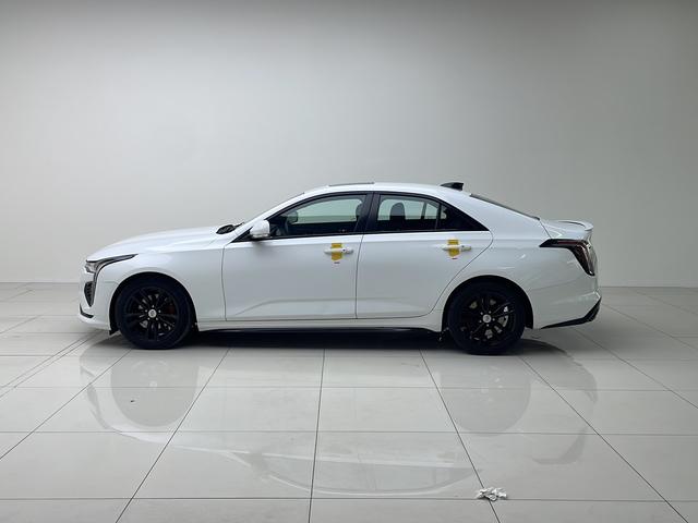 Cadillac CT4 2021 28T Fashion