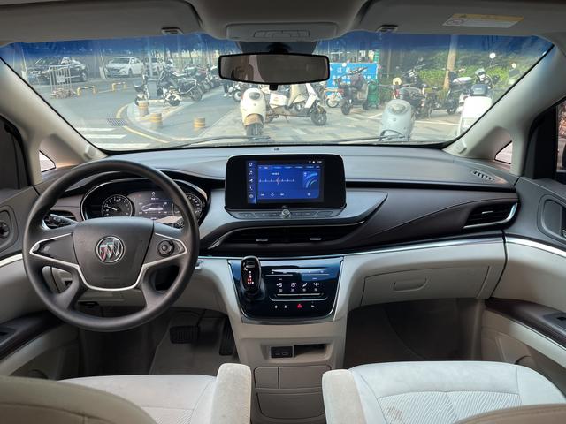 Buick GL8 2021 land business class 652T Comfort