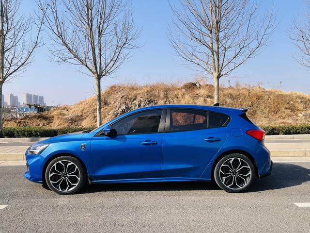 Ford Focus 2020 Hatchback EcoBoost 180 Auto ST Line