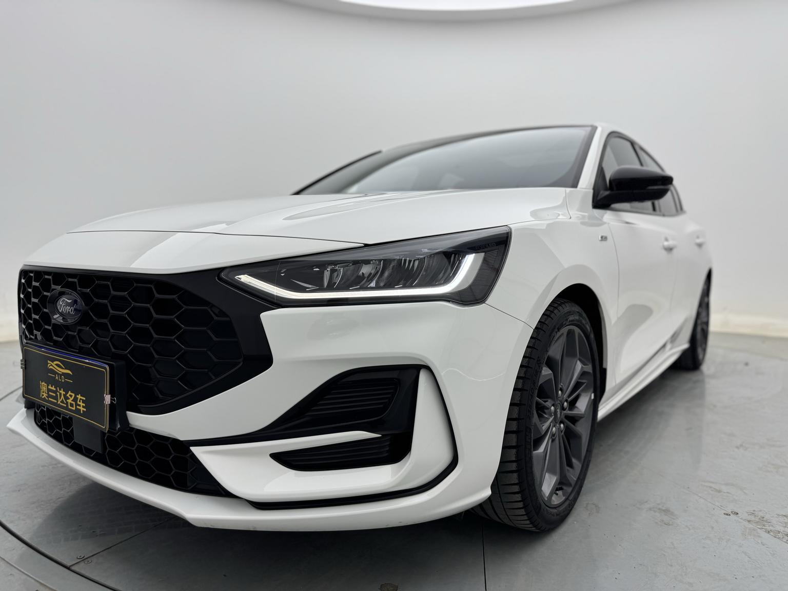Ford Focus 2022 Hatchback EcoBoost 180 Auto ST Line
