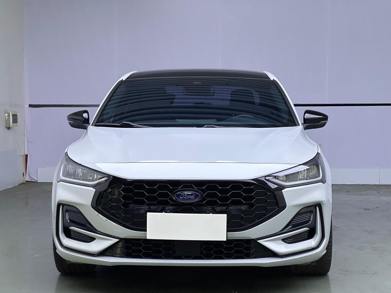 Ford Focus 2022 Sedan EcoBoost 180 Auto ST Line