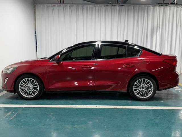 Ford Focus 2019 Sedan EcoBoost 180 Auto front Shine