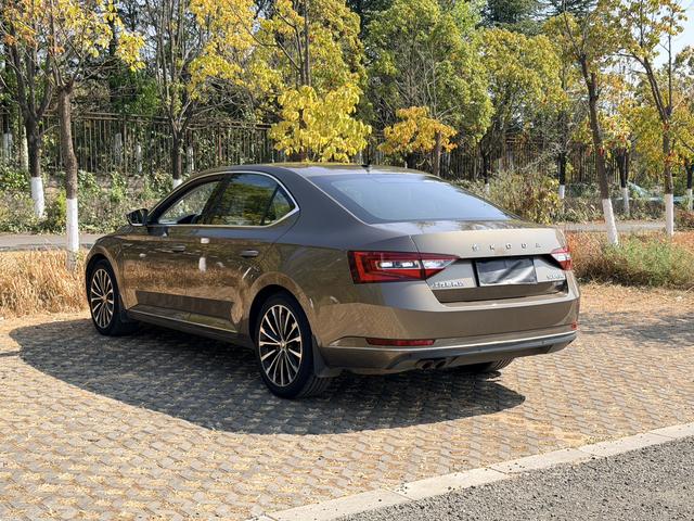 Skoda Superb 2018 TSI330 DSG Comfort China V