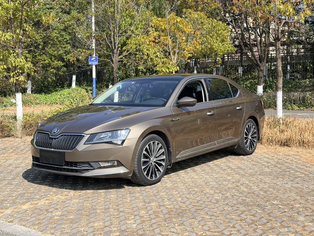 Skoda Superb 2018 TSI330 DSG Comfort China V