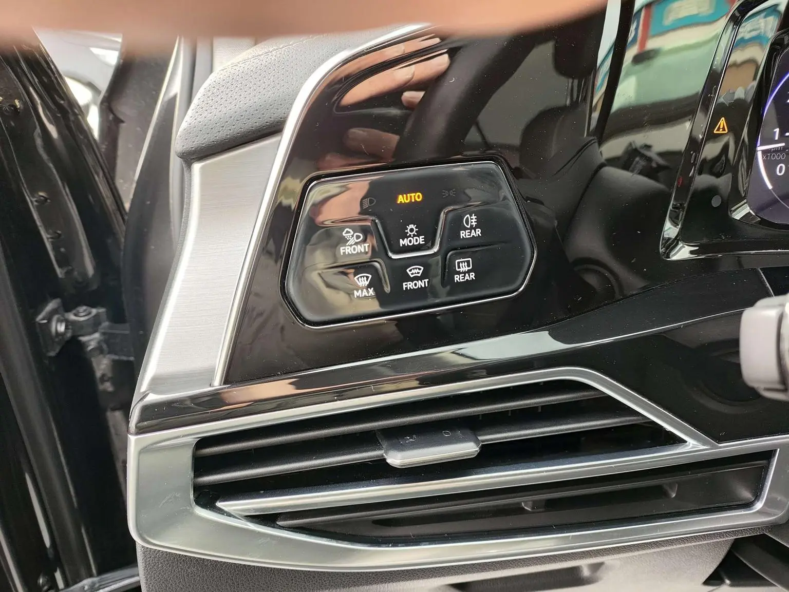 Volkswagen 2021 380TSI 4WD