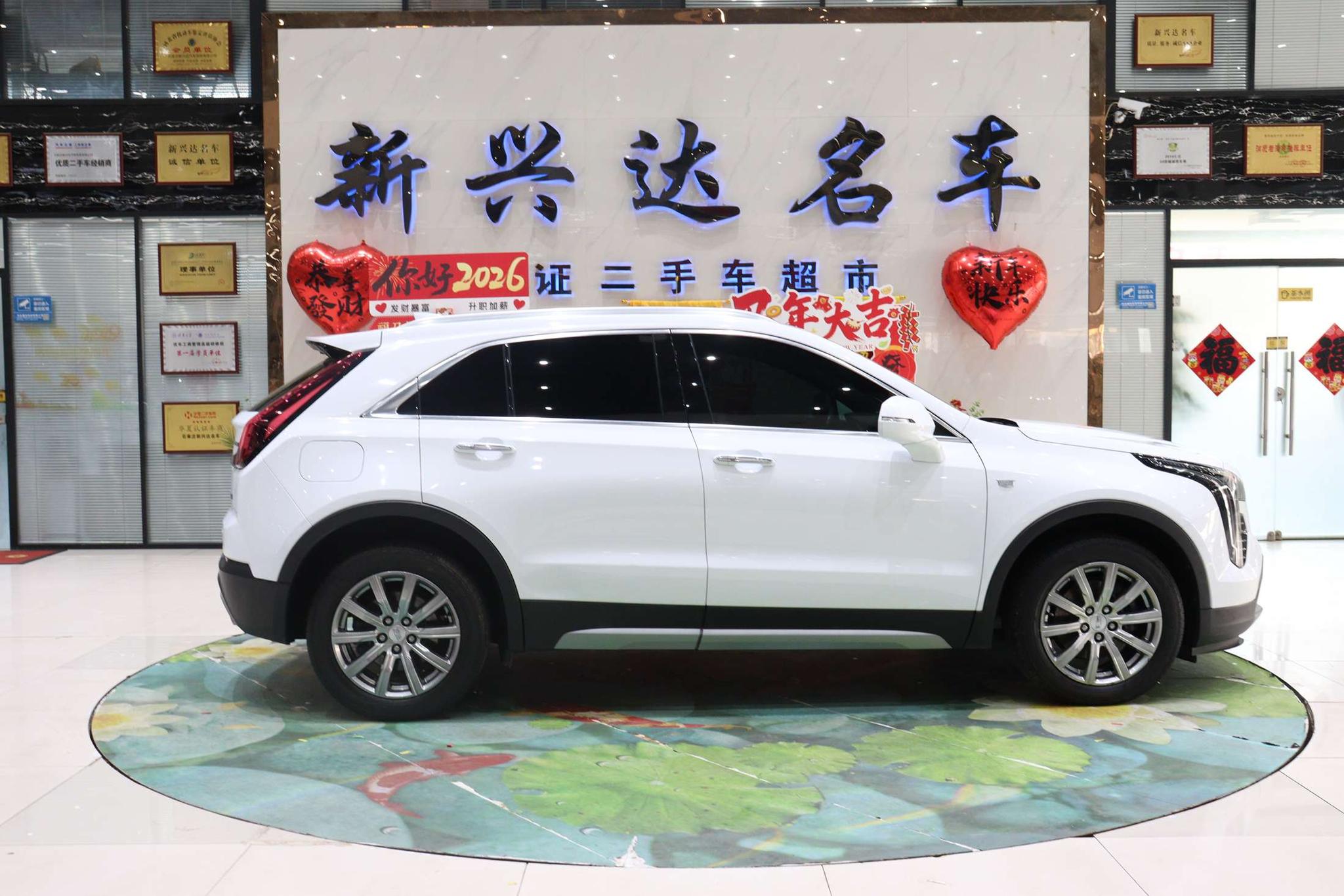 Cadillac XT4 2020 Facelift 28T 2WD Leading