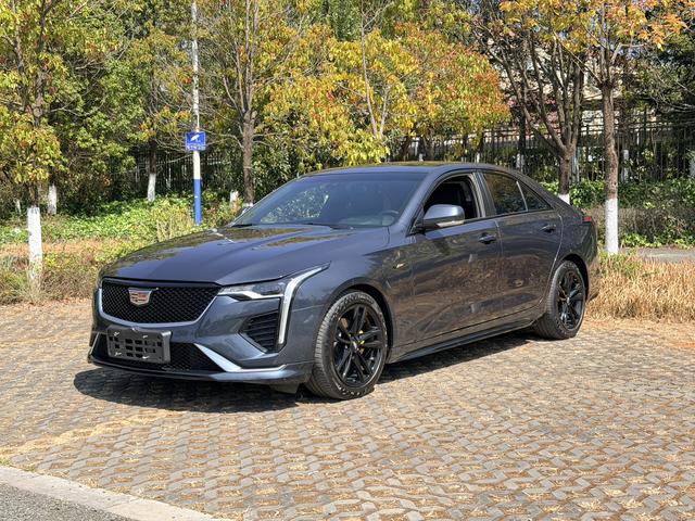Cadillac CT4 2021 28T Fashion