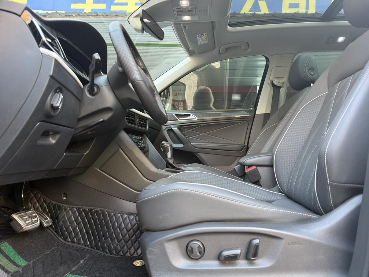 Volkswagen Tiguan L 2022 330TSI Auto 2WD R-Line Premium Enjoy