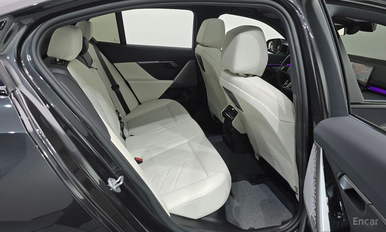BMW 5 Series (G60) 520i M Sports 2026