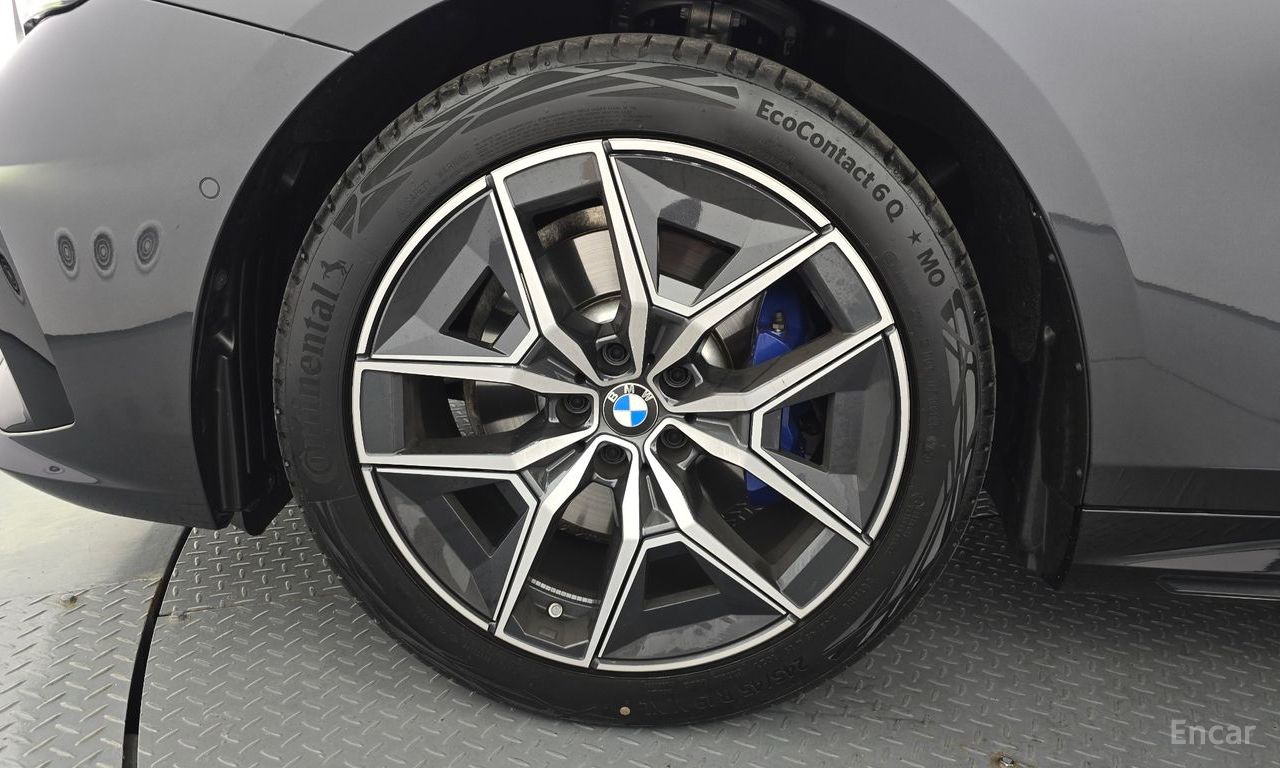 BMW 5 Series (G60) 520i M Sports 2026