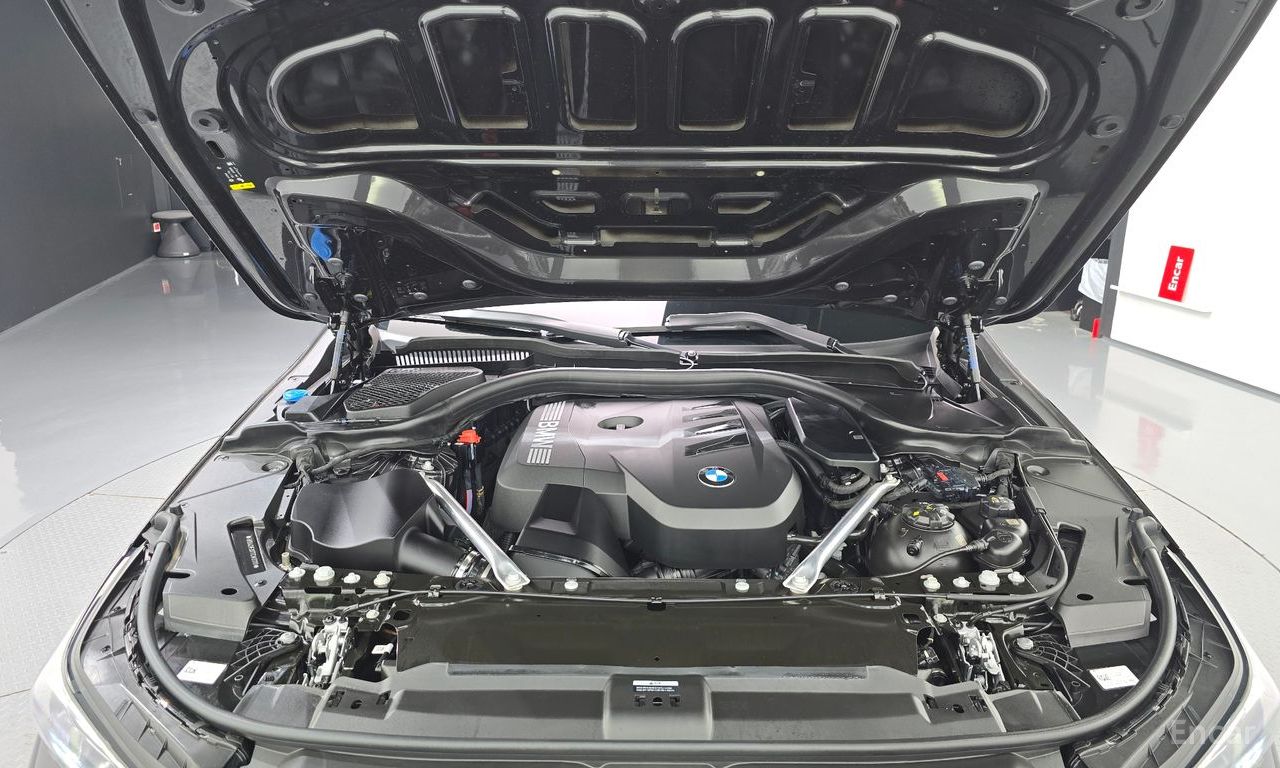 BMW 5 Series (G60) 520i M Sports 2026