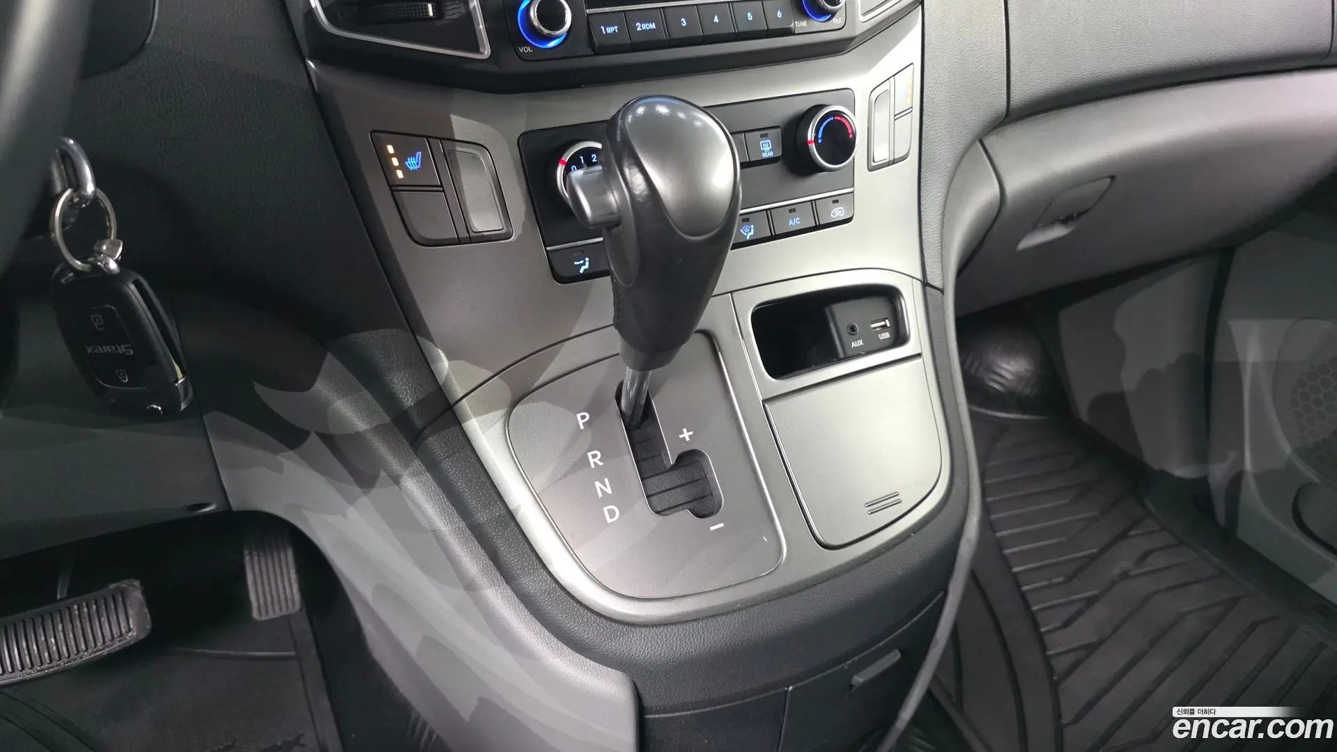 Hyundai Starex Van 3-Seater
