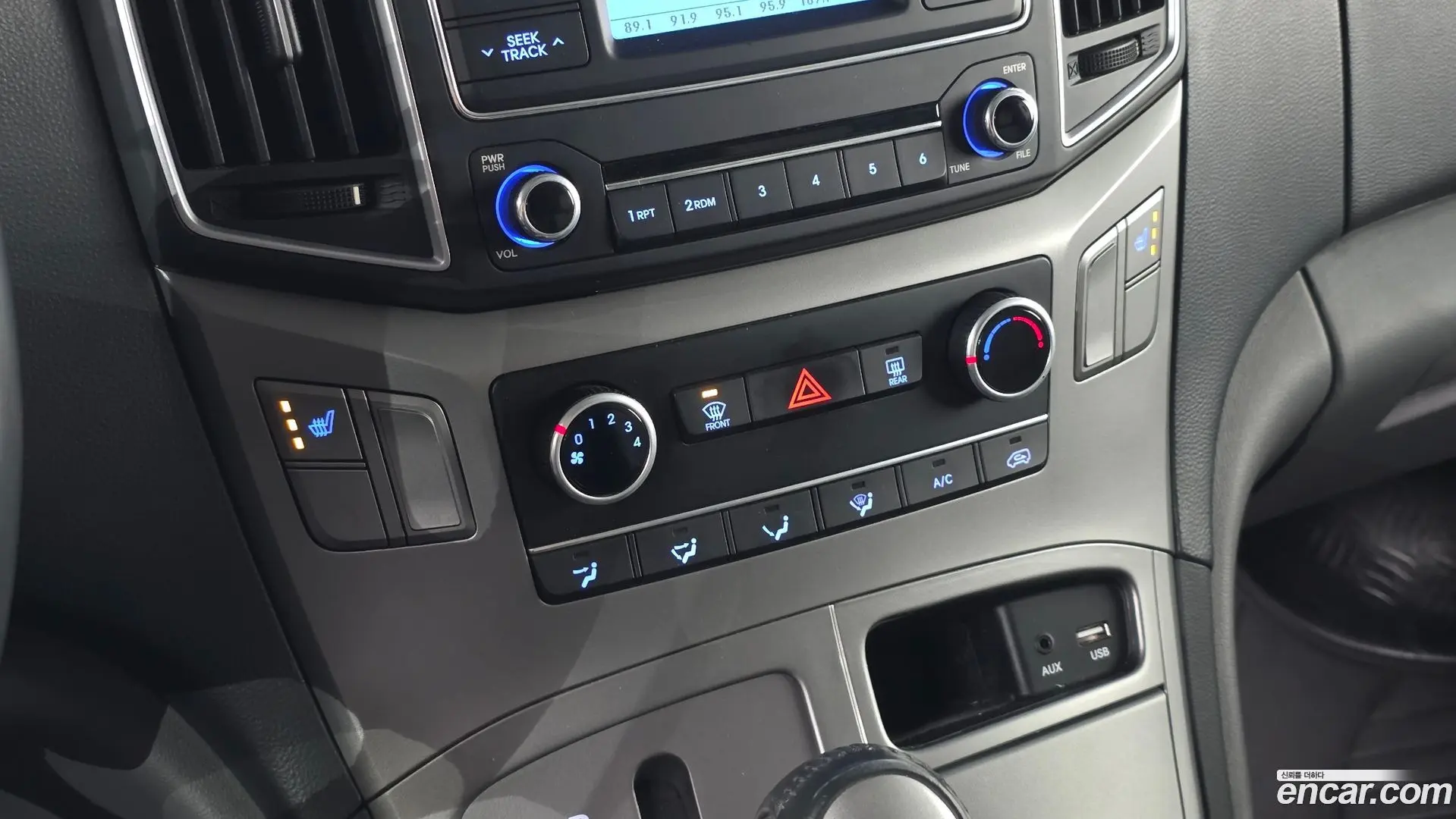 Hyundai Starex Van 3-Seater
