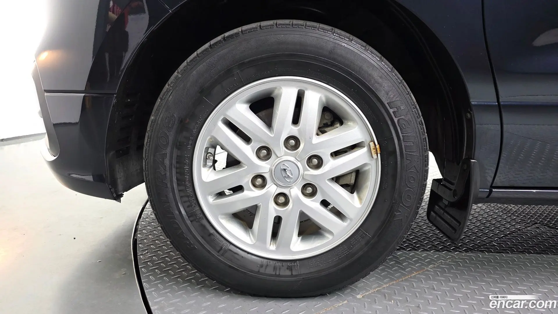 Hyundai Starex Van 3-Seater