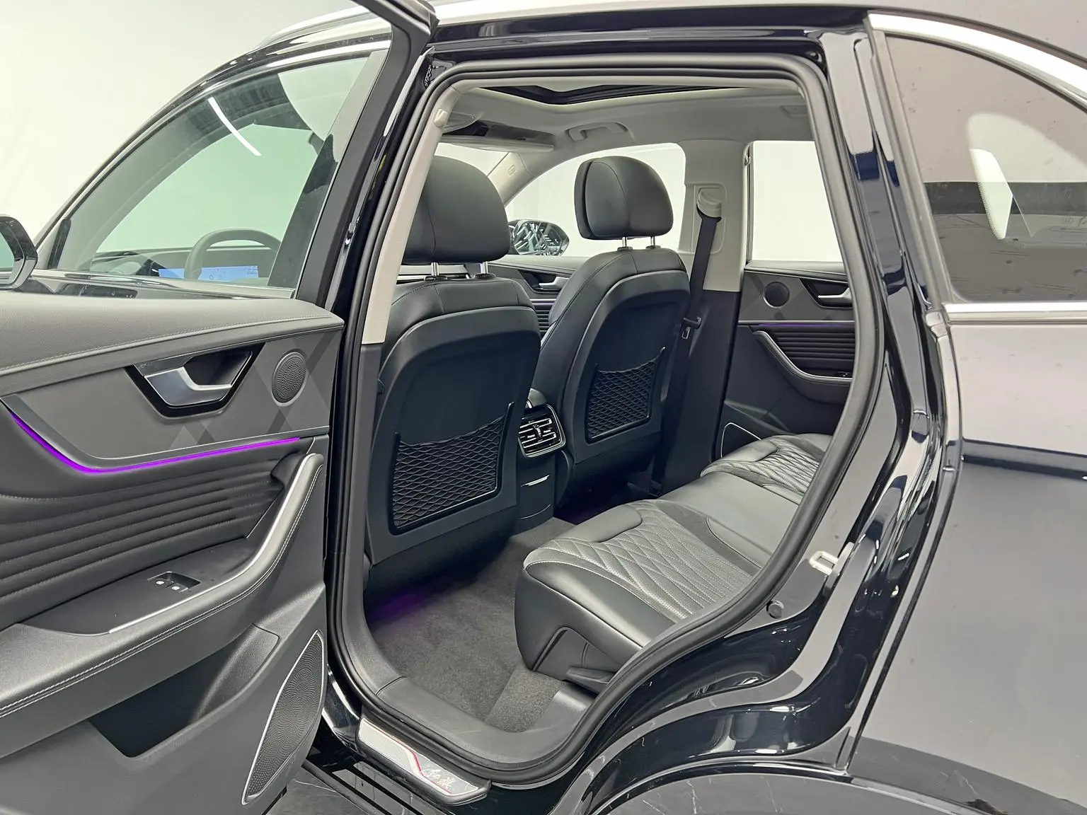 Hongqi HS5 2023 2.0T Pro