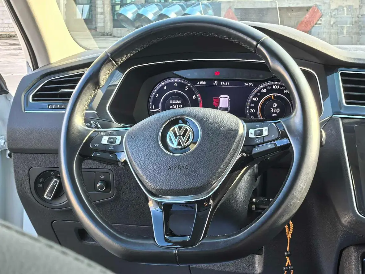Volkswagen Tiguan 2018 330TSI 4WD