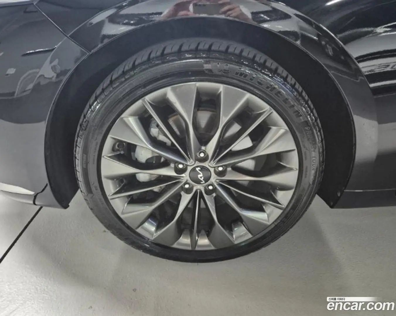 Kia K8 2.5 Gasoline 2WD