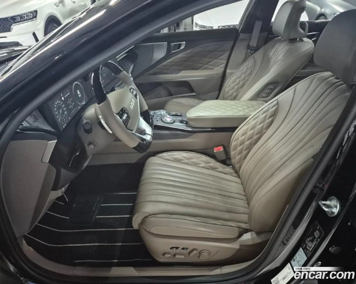 Kia K8 2.5 Gasoline 2WD