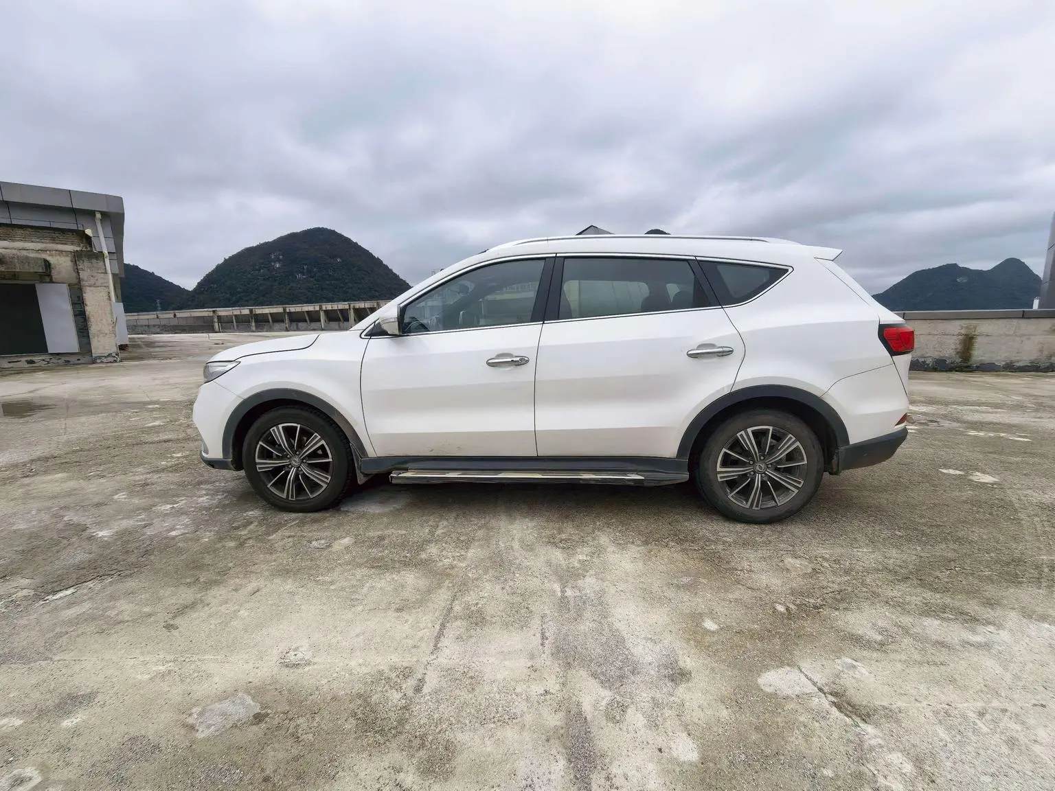 Dongfeng Fengon Fengon 580Pro 2020 280TGDI CVT Navigator