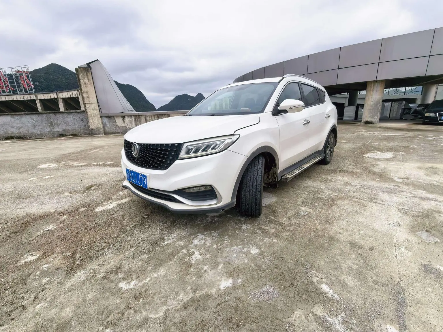 Dongfeng Fengon Fengon 580Pro 2020 280TGDI CVT Navigator