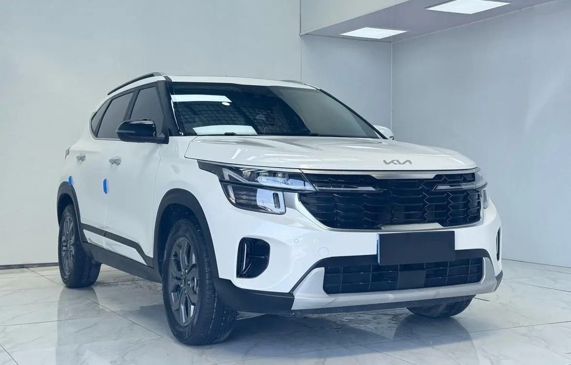Kia 2023 1.5L IVT Luxury