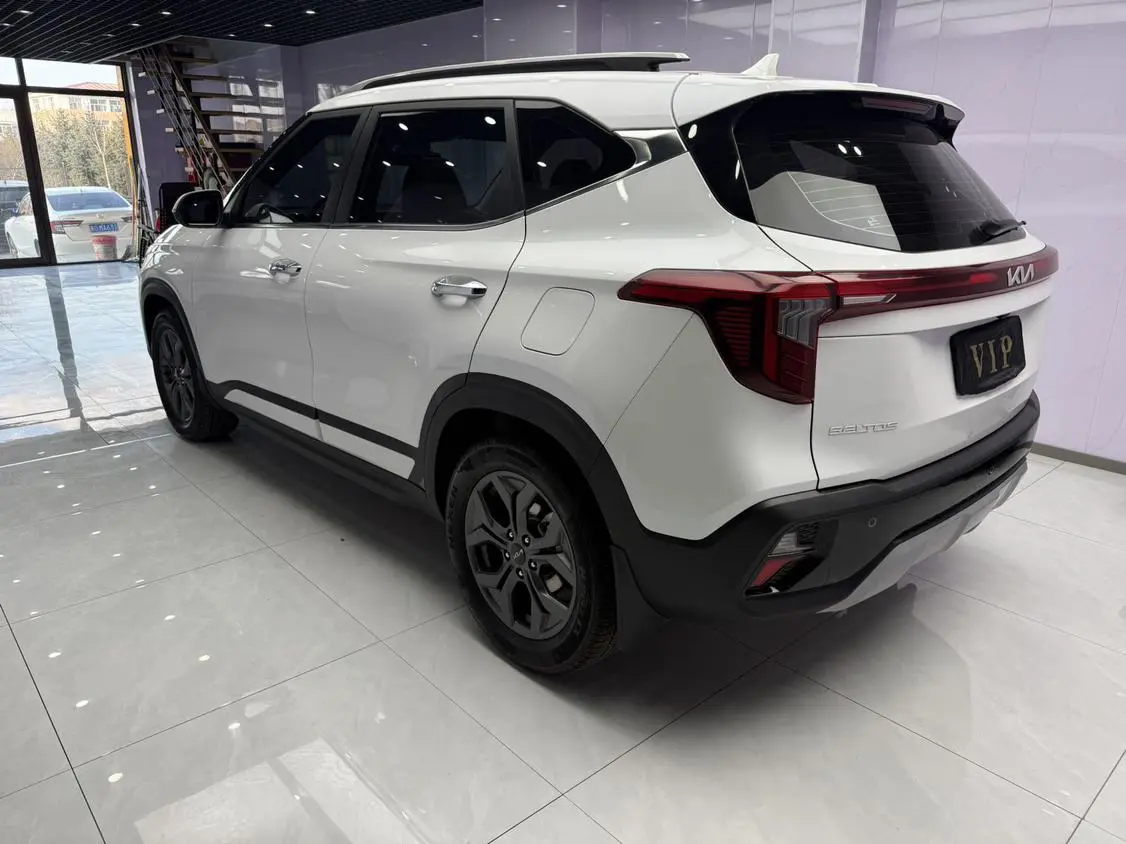 Kia 2023 1.5L IVT Luxury