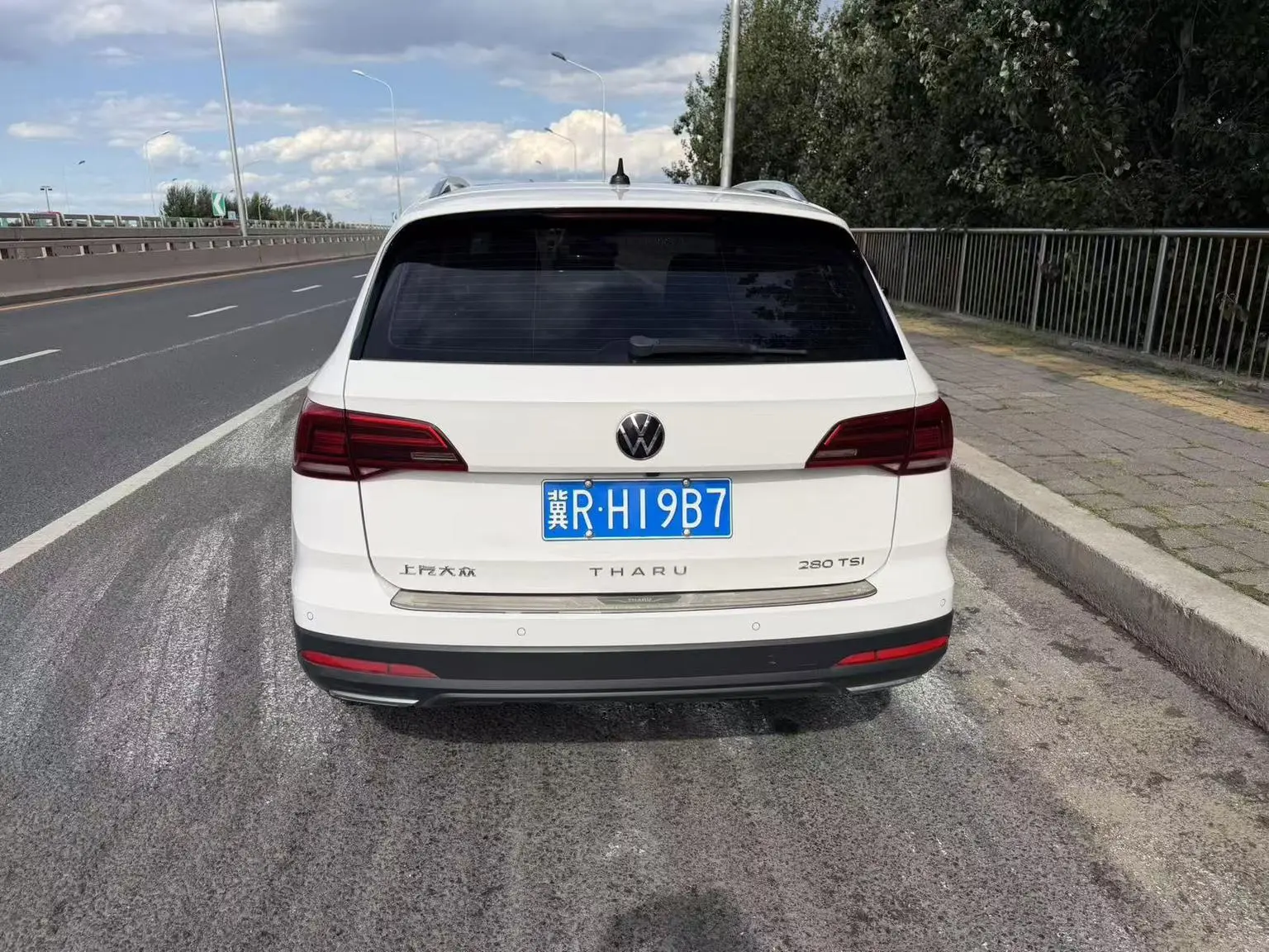Volkswagen Tharu 2022 280TSI 2WD Luxury