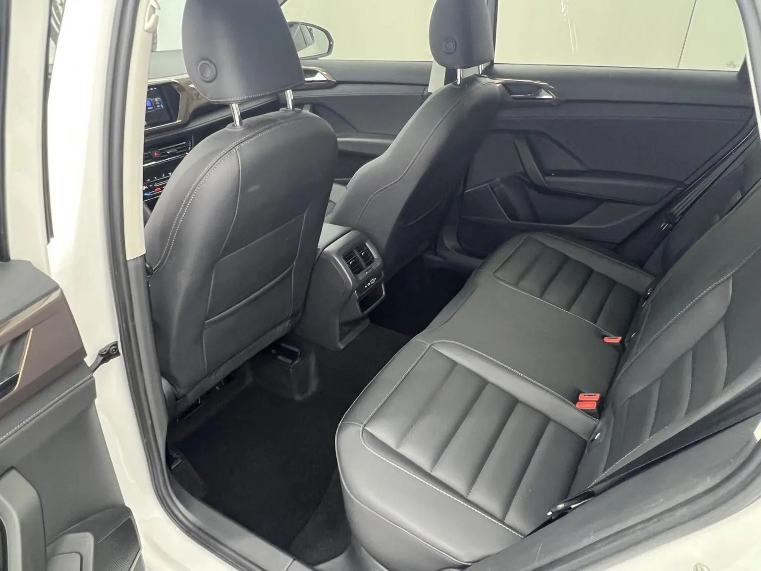 Volkswagen Tharu 2022 280TSI 2WD Luxury