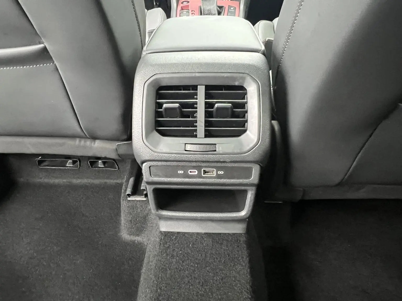 Volkswagen Tharu 2022 280TSI 2WD Luxury