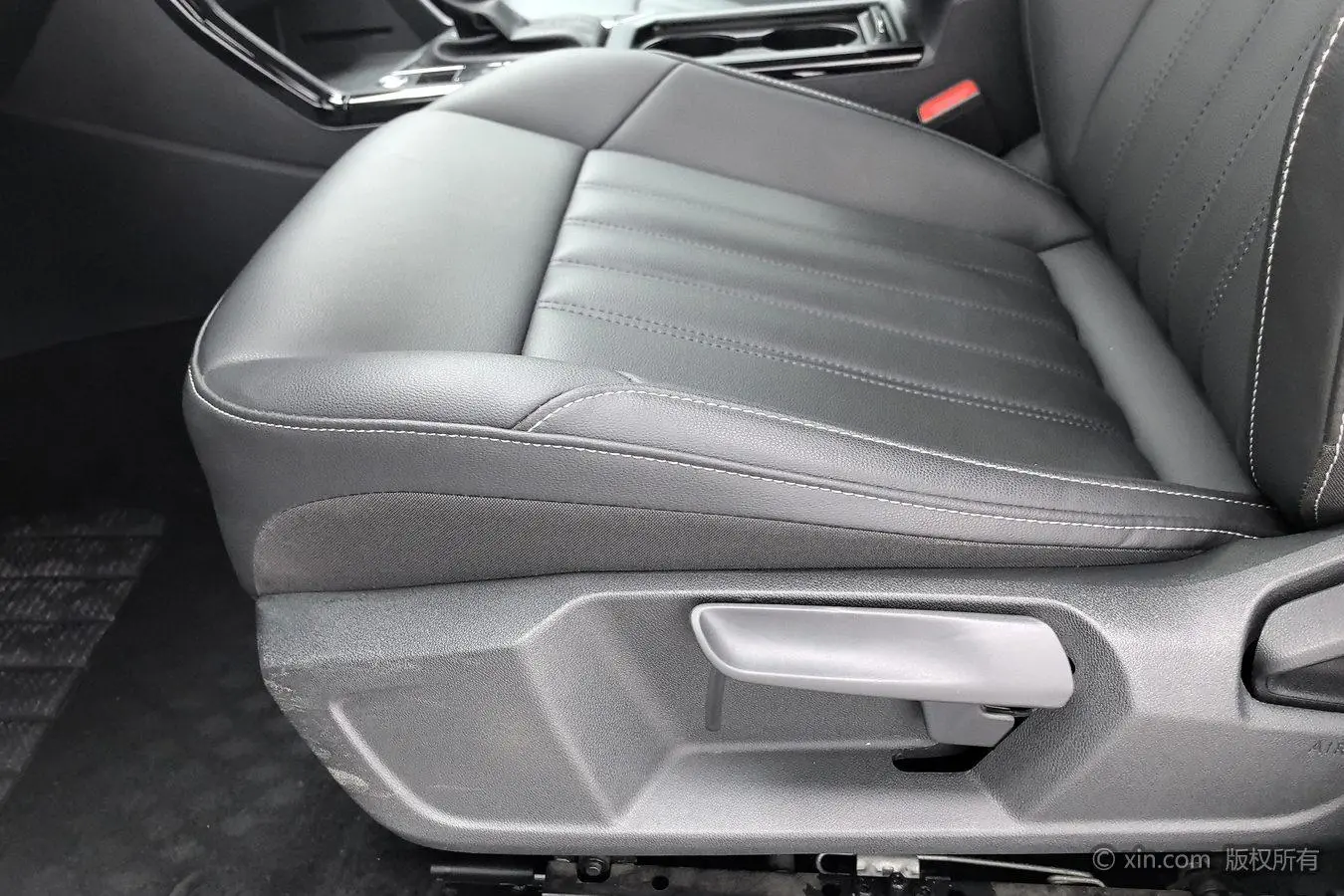 Volkswagen Passat 2022 280TSI Business