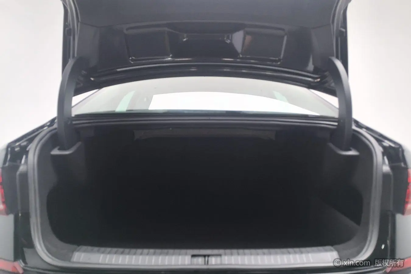 Volkswagen Passat 2022 280TSI Business