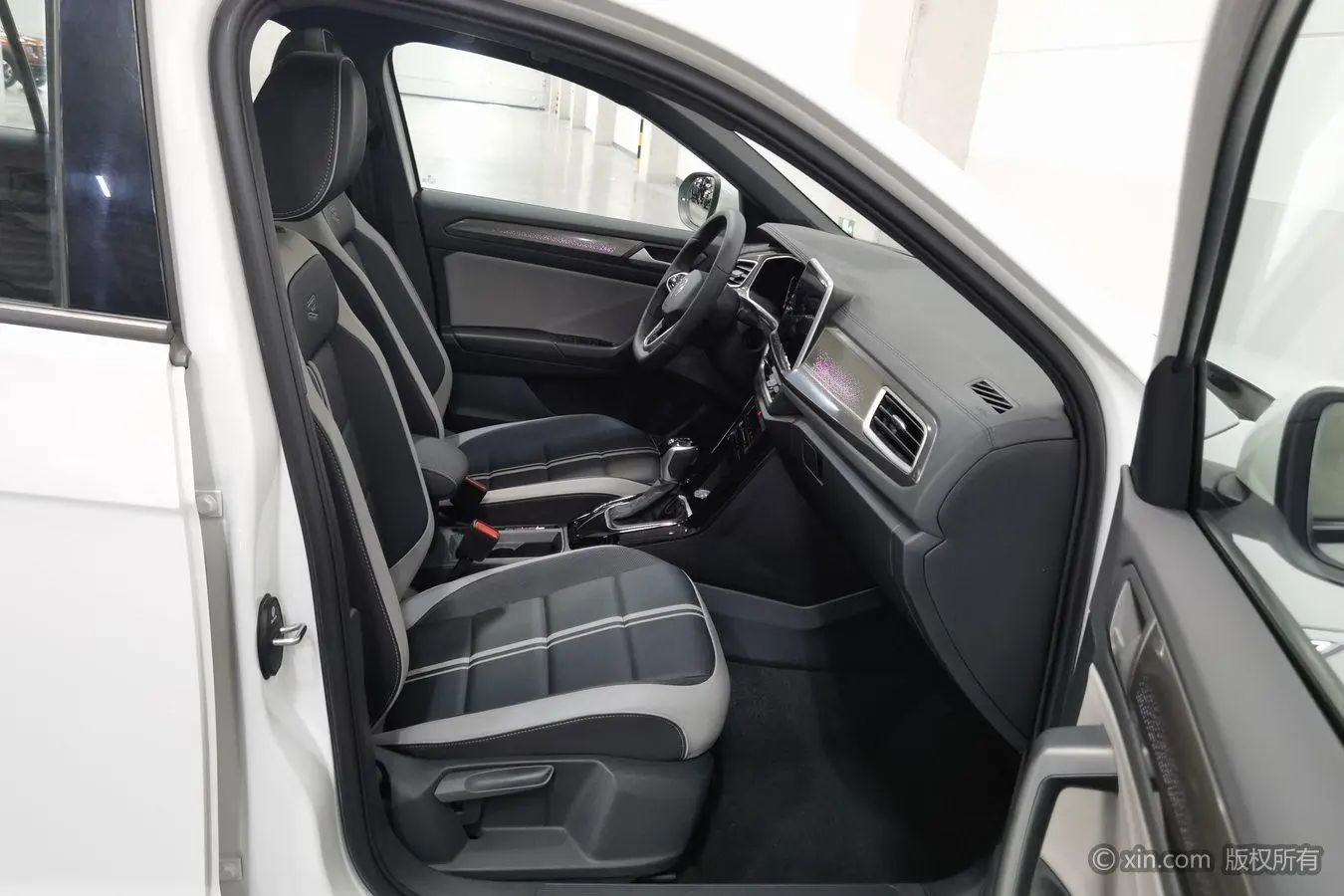Volkswagen T-Roc 2024 300TSI DSG