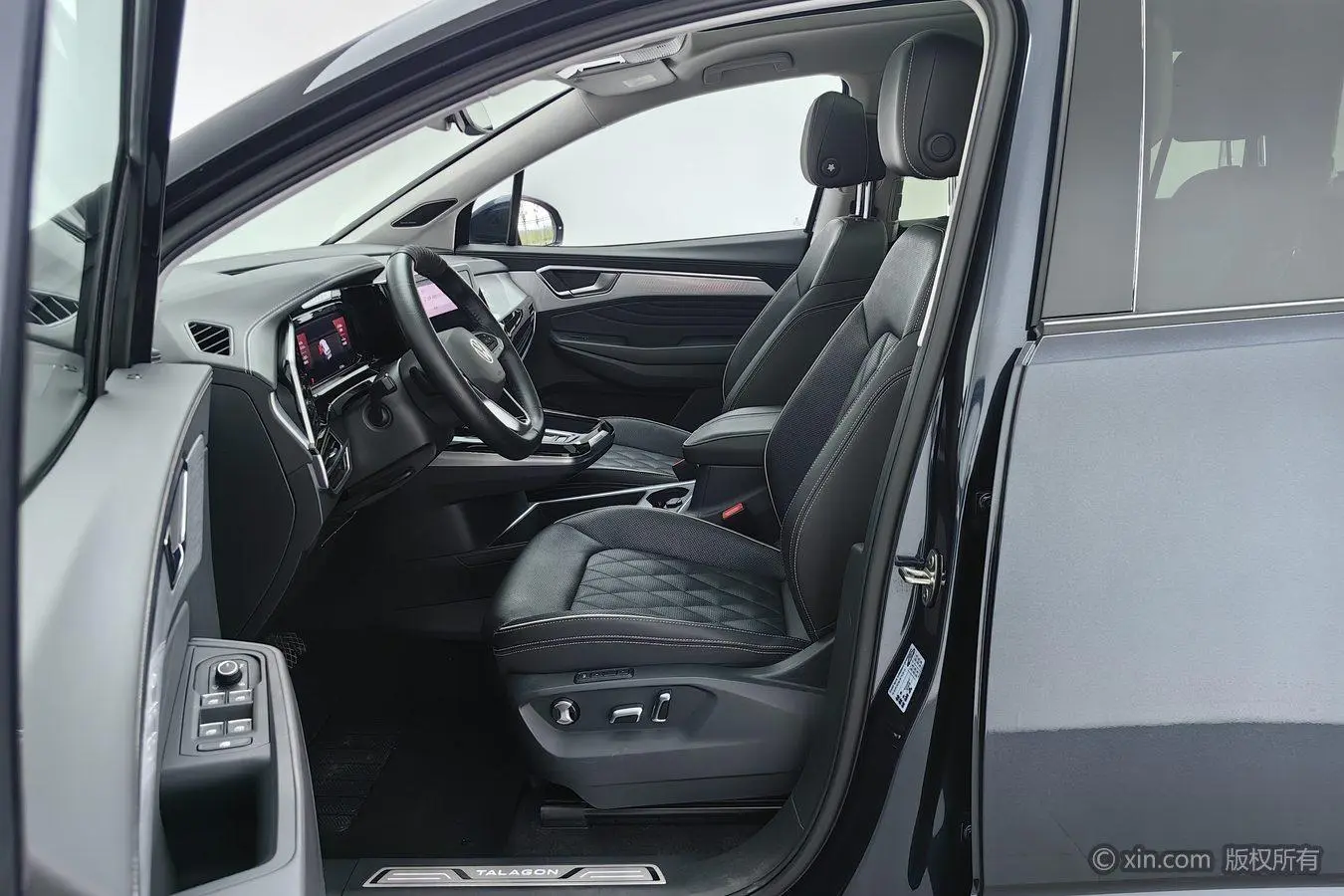 Volkswagen 2021 380TSI 4WD