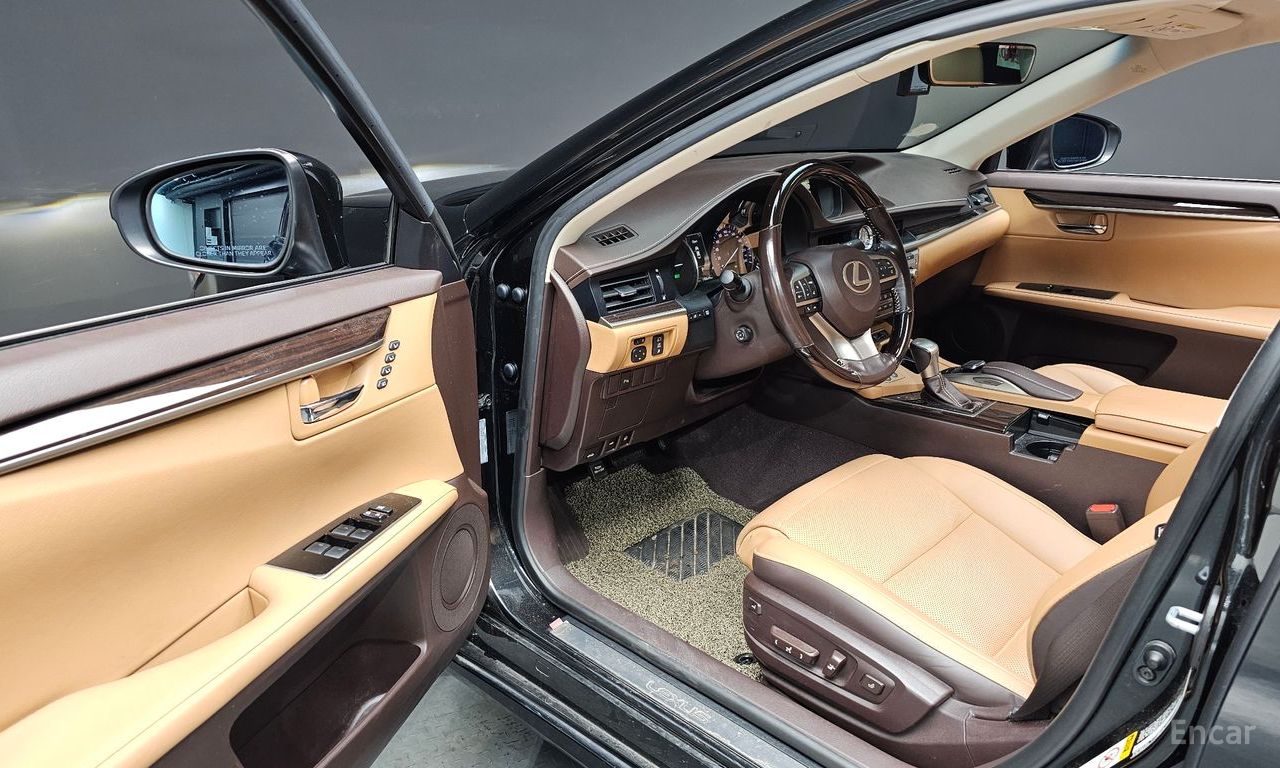 Lexus New ES300h Supreme 2017