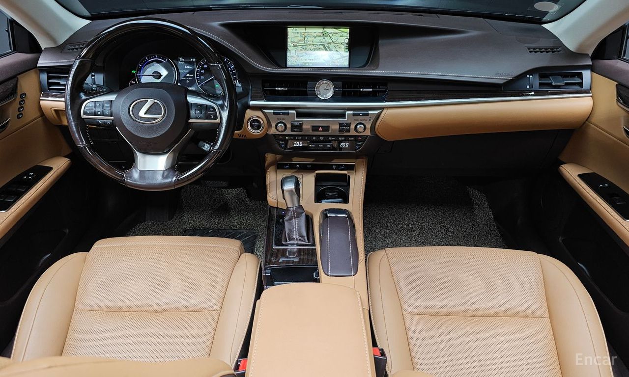 Lexus New ES300h Supreme 2017