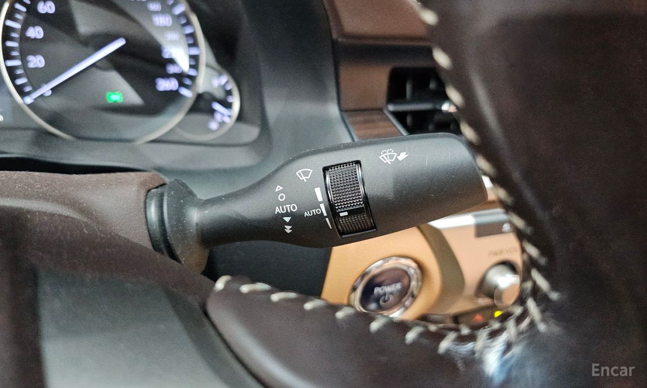 Lexus New ES300h Supreme 2017