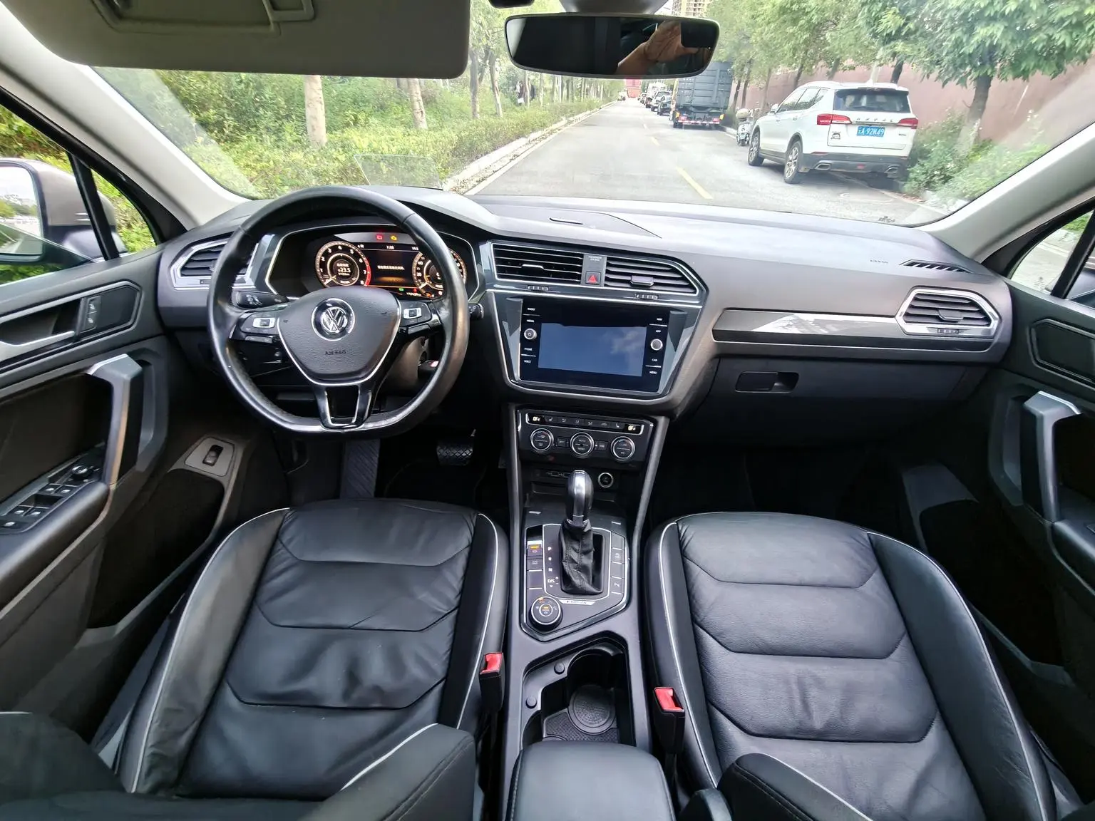 Volkswagen Tiguan 2018 330TSI 4WD
