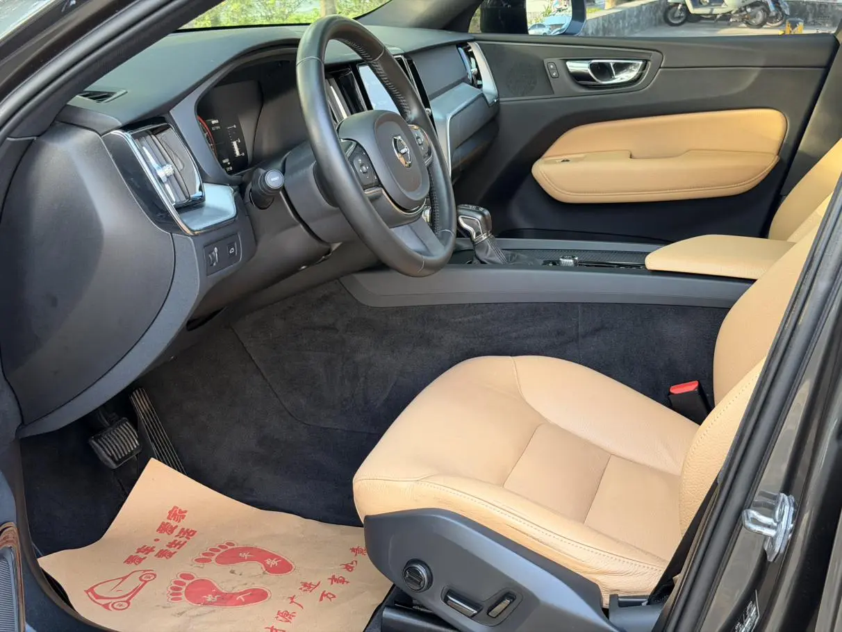 Volvo XC60 2019 T5 4WD Smart China VI